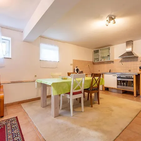 In With Kitchen Apartment *