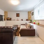 1 Bedroom Stunning Apartment In Zadar *